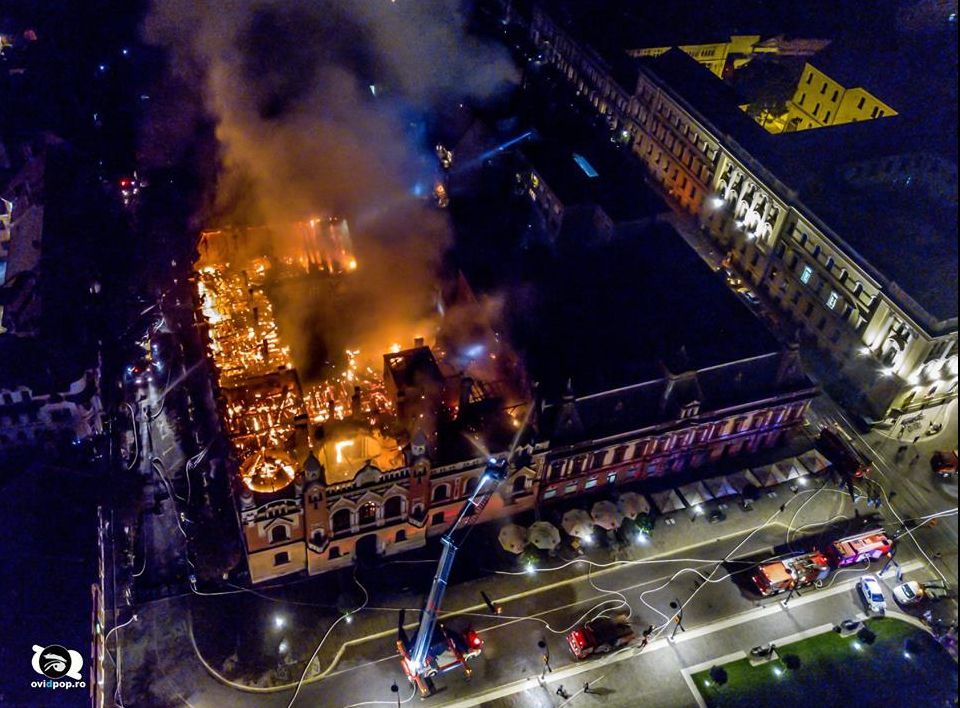 Incendiul de la Oradea, filmat din dronă. Cum arată clădirea după (VIDEO + FOTO)