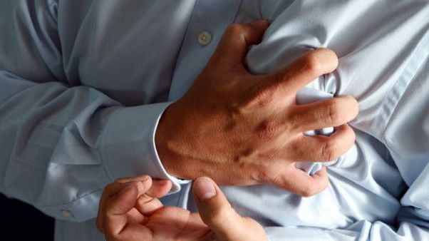 Care sunt simptomele care pot apărea înainte de producerea unui infarct. ATENŢIE la ele 