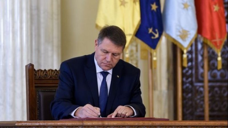 Legea care interzice actele de hărţuire în public şi în privat, promulgată de președintele Iohannis