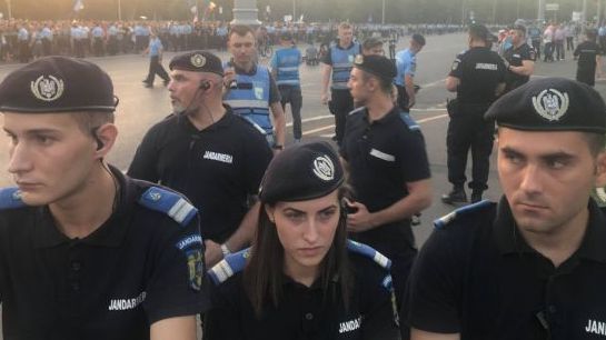 Bărbat cu comportament suspect, ridicat în Piața Victoriei. Motivul e fără precedent