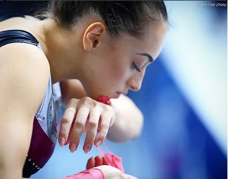 Larisa Iordache face furori în costum de baie 
