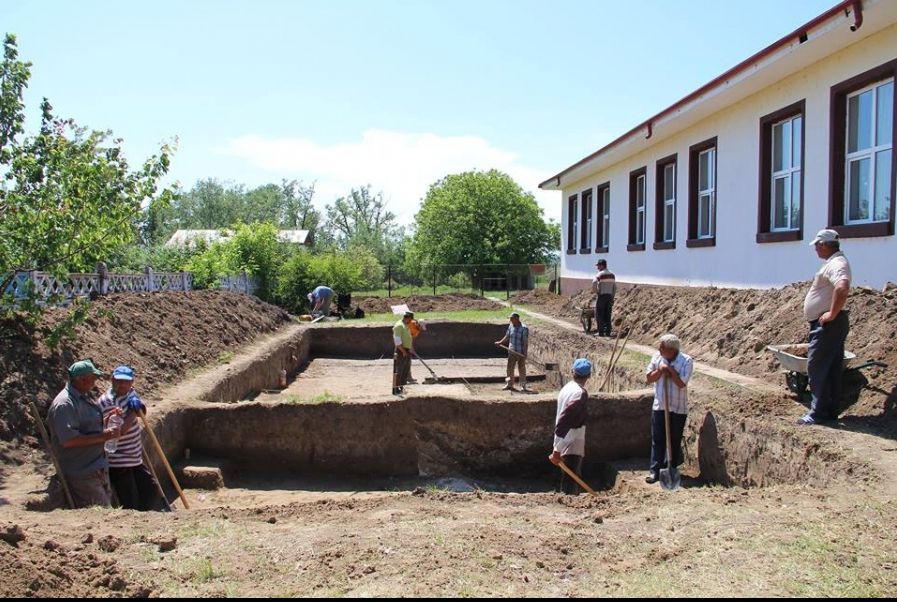 Descoperiri arheologice din neolitic, în curtea şcolii din Negrileşti