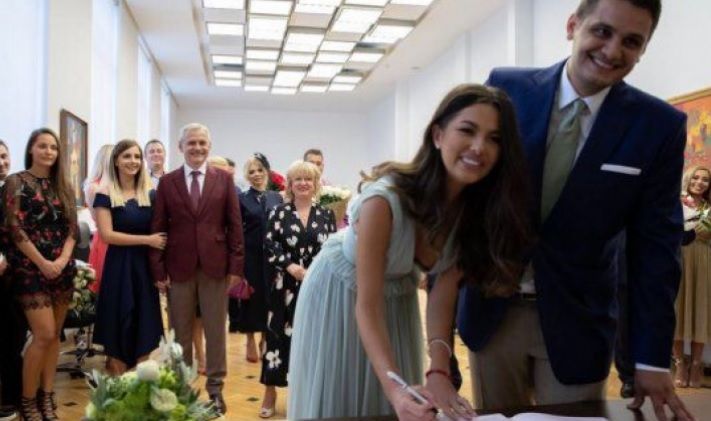 Cum arată nora lui Dragnea în costum de baie. Fotografiile care au şocat