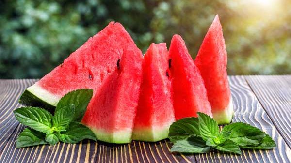 De ce este bine să mâncăm pepene roşu