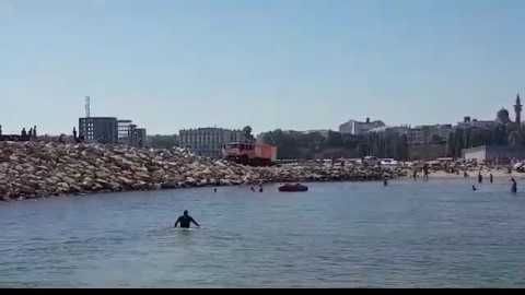 TRAGEDIE pe litoral. Un copil de numai 11 ani, găsit mort pe stabilopozi 