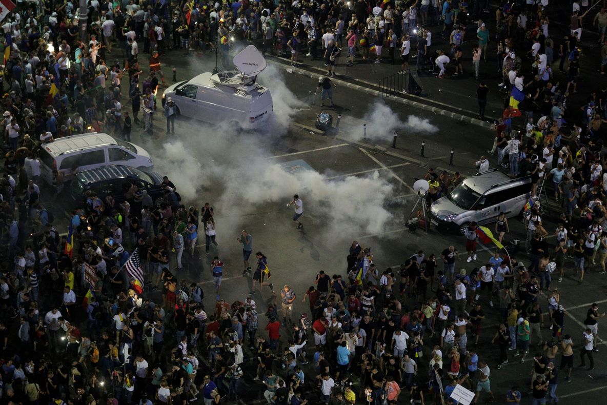 Jandarmeria, despre violențele de la protestul Diasporei: Au fost deschise 8 dosare penale 