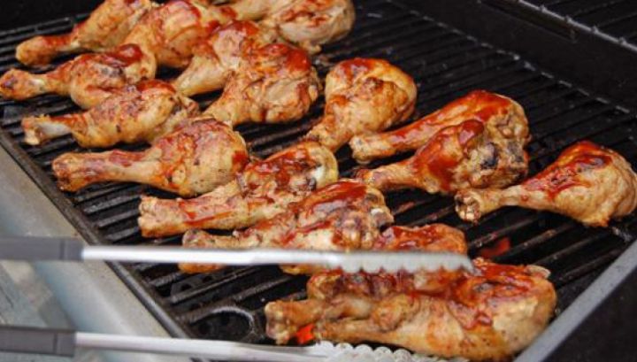 Grătarul cauzează cancer? Cum să pregăteşti carnea fără să te îmbolnăveşti