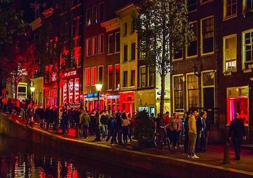 S-a cam terminat distracţia la Amsterdam, primăria a pus piciorul în prag