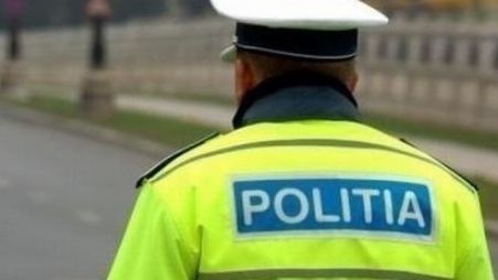 Accident în București. Două persoane, rănite. Traficul, restricționat