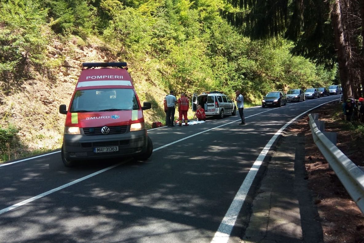 Un turist a căzut 40 de metri într-o râpă în zona cabanei Negoiu