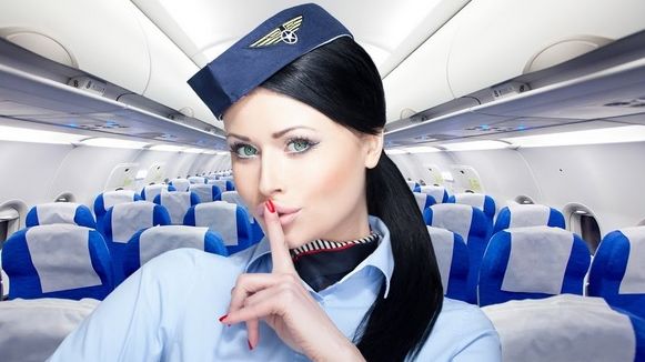 Secretele murdare ale meseriei, dezvăluite de stewardese. Ce ţi se ascunde în timpul zborului