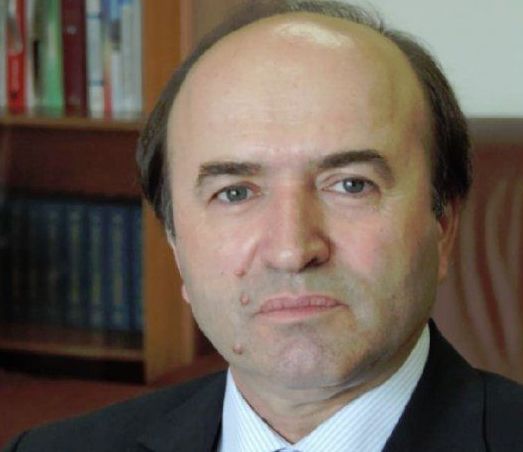 USR cere demisia lui Toader şi anunţă că va depune moţiune simplă