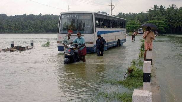 Inundaţii în India: cel puţin 445 de morţi în statul Kerala