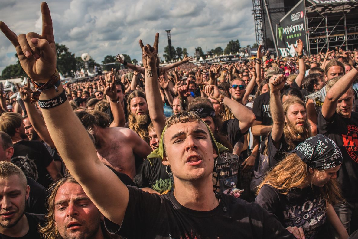 Doi bătrâni dispăruți de la un azil, găsiți la un mega-festival de muzică heavy metal