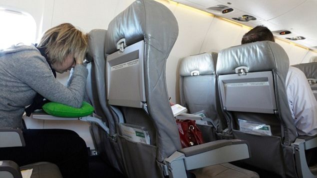 Avionul groazei: Membrilor echipajului şi pasagerilor li s-a făcut rău brusc. Ce se întâmplase