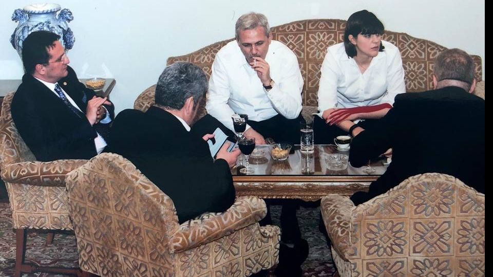 Ce a spus Dragnea despre poza pe canapea cu Kovesi: "Dacă are poze cu noi îmbrățișați..."
