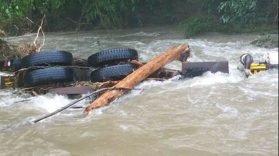 Accident îngrozitor. Un camion a plonjat în râu: cel puțin 20 de morți