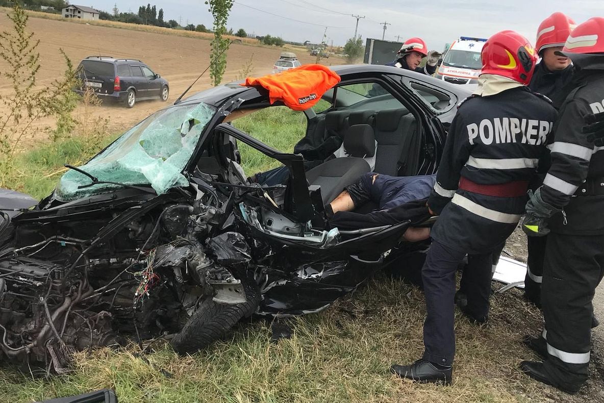 TRAGEDIE. Plan ROŞU de intervenţie în Vrancea! Accident extrem de grav, patru persoane au murit