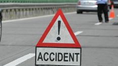 Accident grav în Brăila. Patru răniţi după ce o maşină a lovit un microbuz cu 19 pasageri