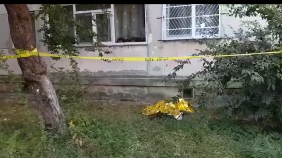 A sărit de la etajul 5! Gestul disperat al unei femei şi-a şocat tatăl 