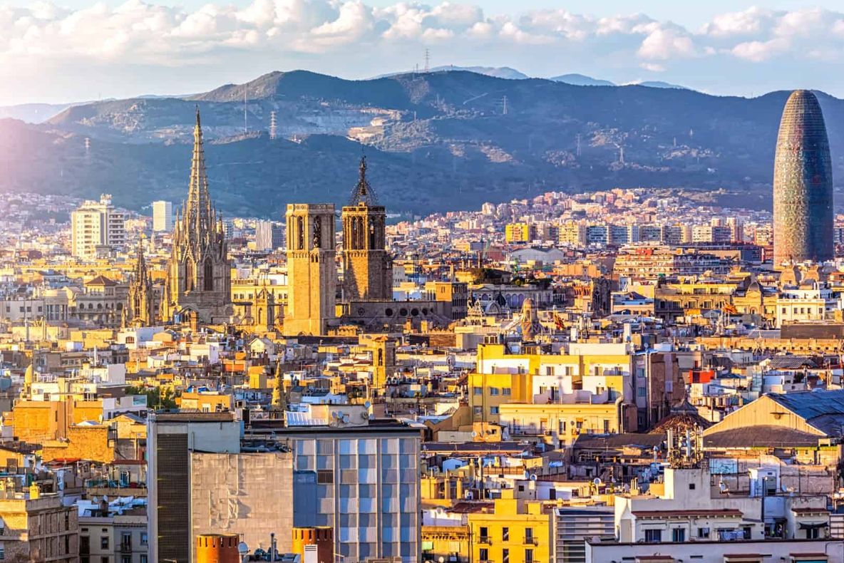 Bine ați venit în UE! Fostul premier francez candidează la primăria Barcelonei