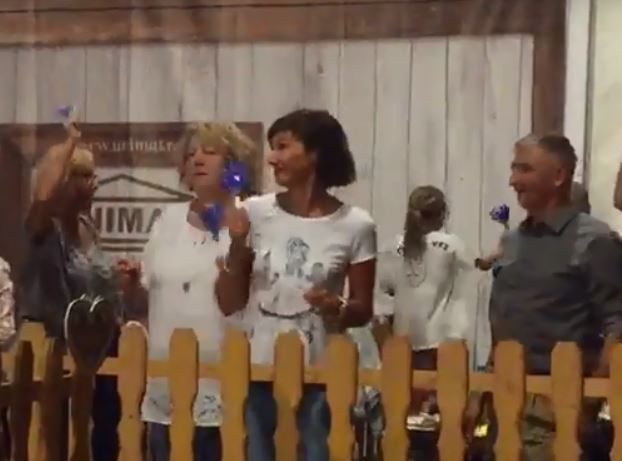 Imagini rare. Carmen Iohannis dansează cu prietenii la un festival din Sibiu