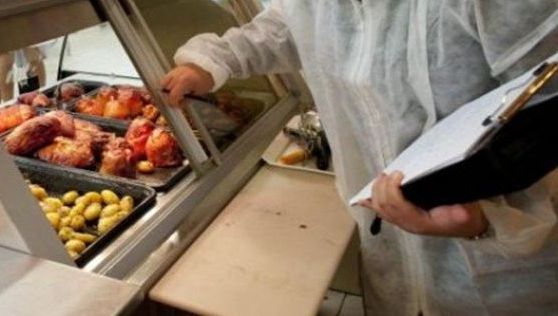 Inspectori DSVSA falşi, în ”control” la magazine. Ce urmăresc