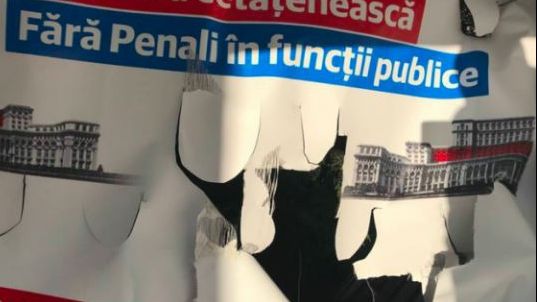 USR: Unii primari PSD îi sună pe cetăţeni să-şi retragă semnăturile pentru ”Fără penali”