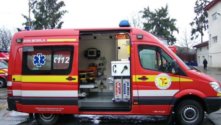 O femeie gravidă în vârstă de 40 de ani a născut în toaleta unui magazin din Neamț - Femeia susține că nu știa că e însărcinată