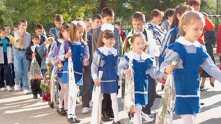 Începutul anului şcolar 2018. Ce îşi doresc profesorii în prima zi de şcoală?