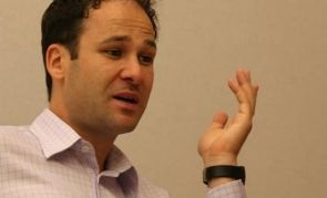 Robert Negoiţă: Oamenii din Piaţa Victoriei au ajuns la disperare din cauza unor ticăloşi