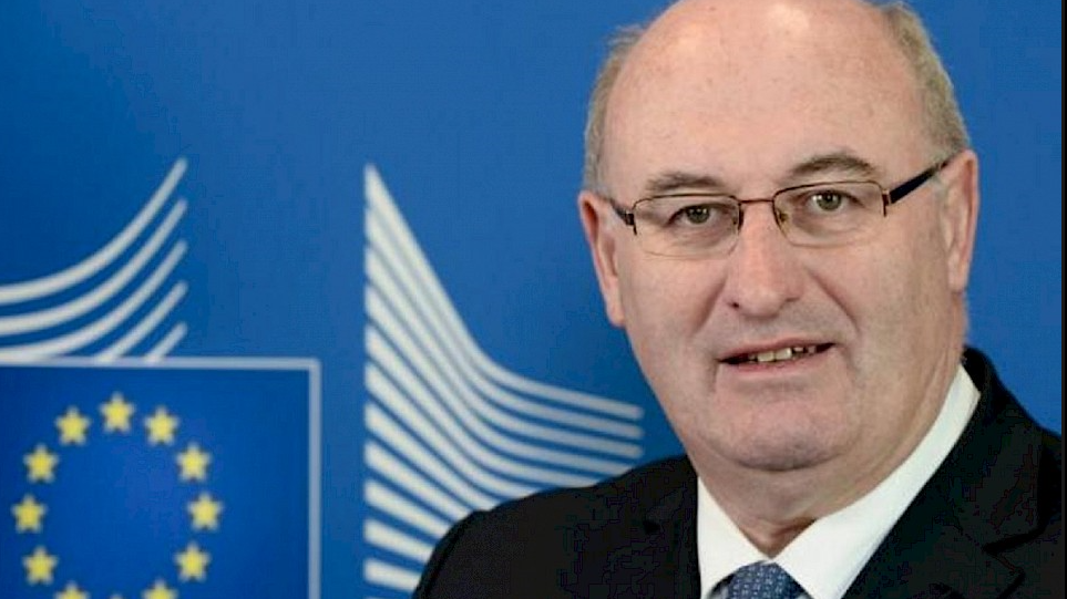 Demisie în C.E. Comisarul pentru comerț, Phil Hogan, acuzat că a încălcat regulile anti-Covid