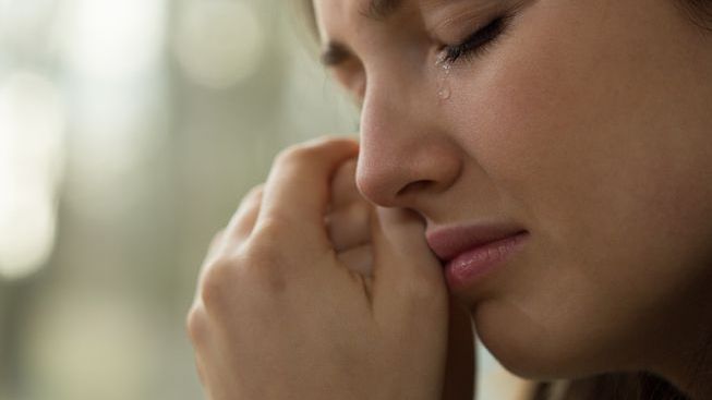 Vedeta care-şi vinde lacrimile cu 12.000 de dolari