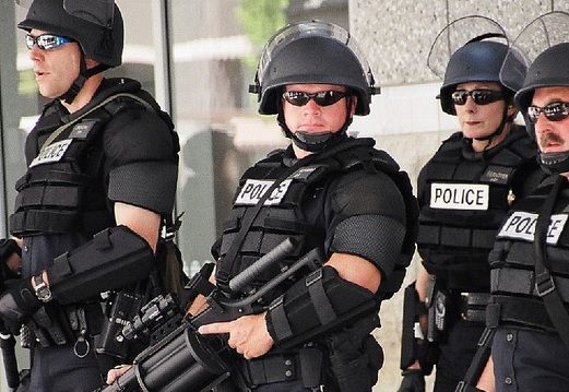 Atac armat în SUA: cel puţin 3 morţi. Atacatorul pare a fi o femeie