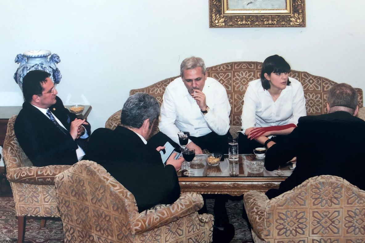 De ce stătea Dragnea la masă cu ”statul paralel”. Explicație năucitoare din PSD