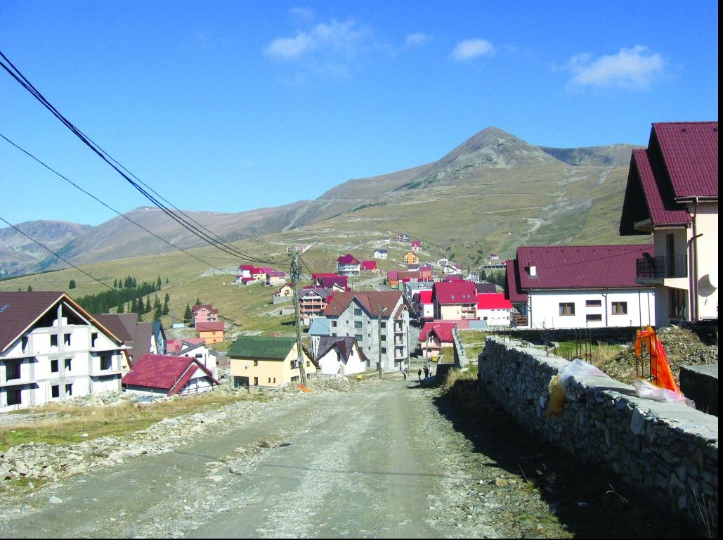 Doar una din zece pensiuni din Rânca funcționează legal