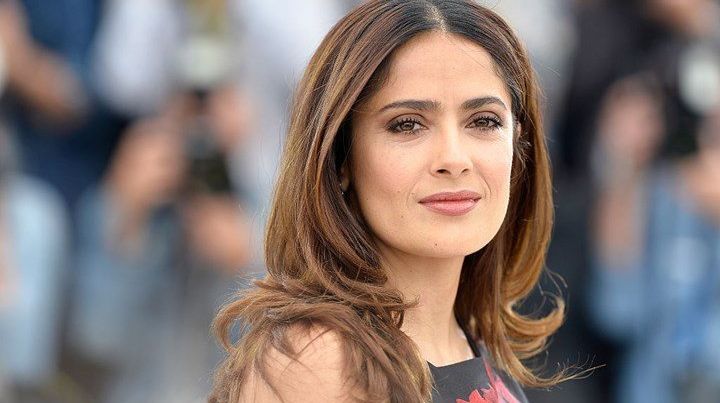 Salma Hayek s-a lăsat tunsă de fiica sa de 11 ani. Cum arată vedeta acum...