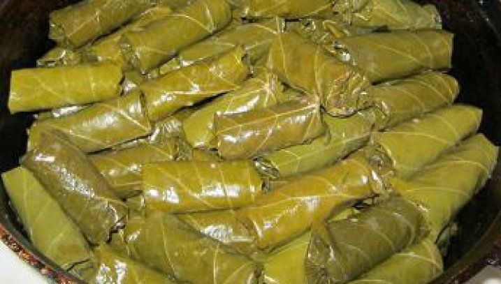 Sărmăluţe umplute cu brânză. Reţeta preparatului inedit: simplu, rapid şi uşor