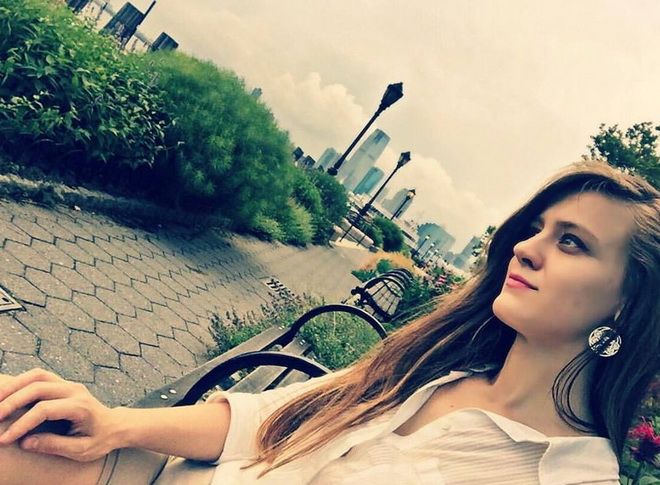 Trump, escortat de o româncă la New York. Cine este poliţista din Mureş care lucrează la ONU