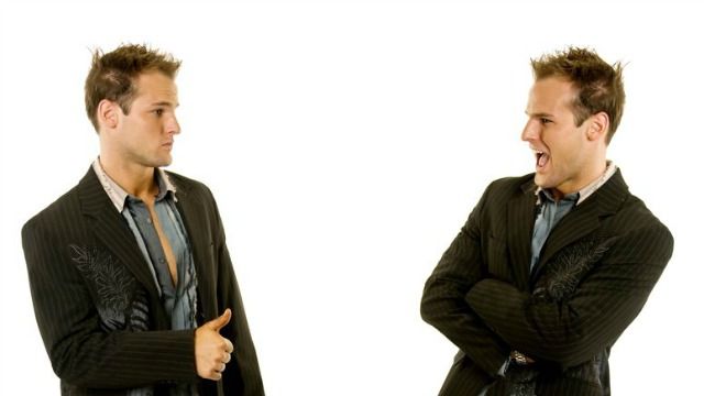 Vorbeşti cu tine însuţi? Nu eşti nebun, eşti... 