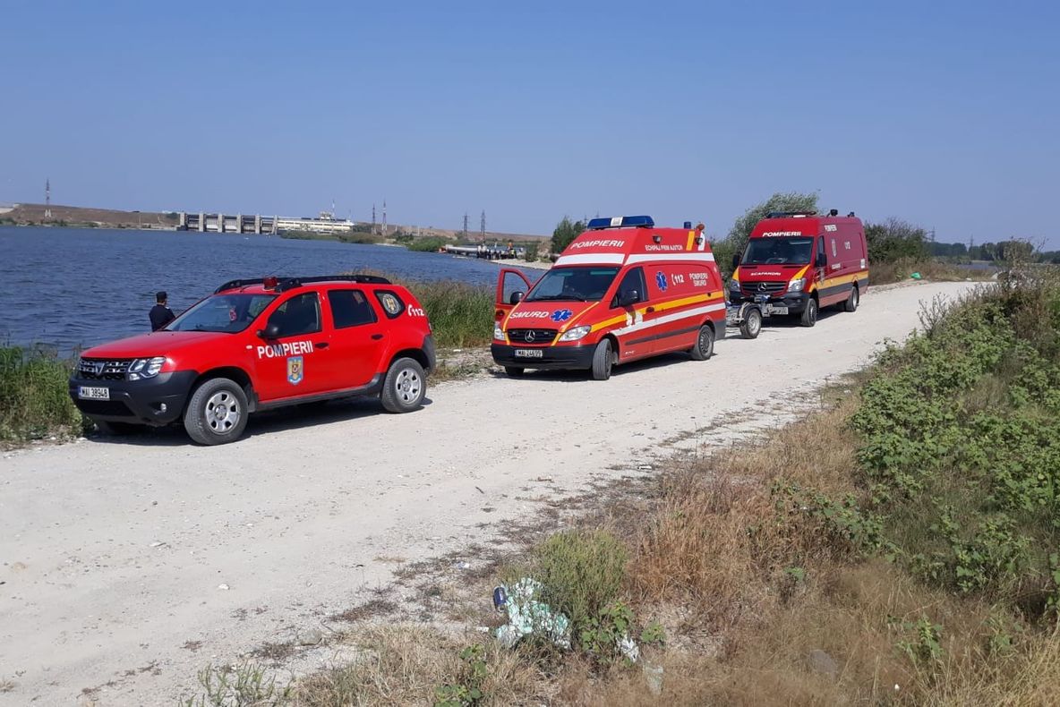 Acţiune de salvare a unui tânăr despre care se credea că s-a înecat în Olt. Ce a urmat este ireal
