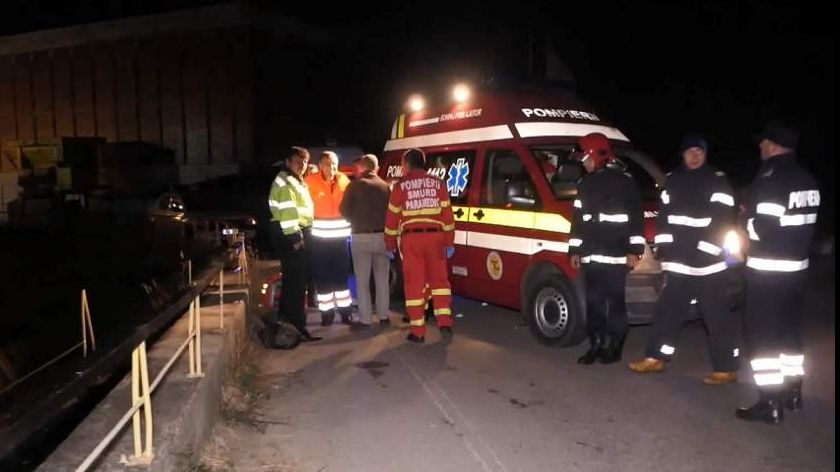 Tragedie. Un adolescent de 16 ani s-a aruncat într-un lac după ce s-a certat cu sora sa