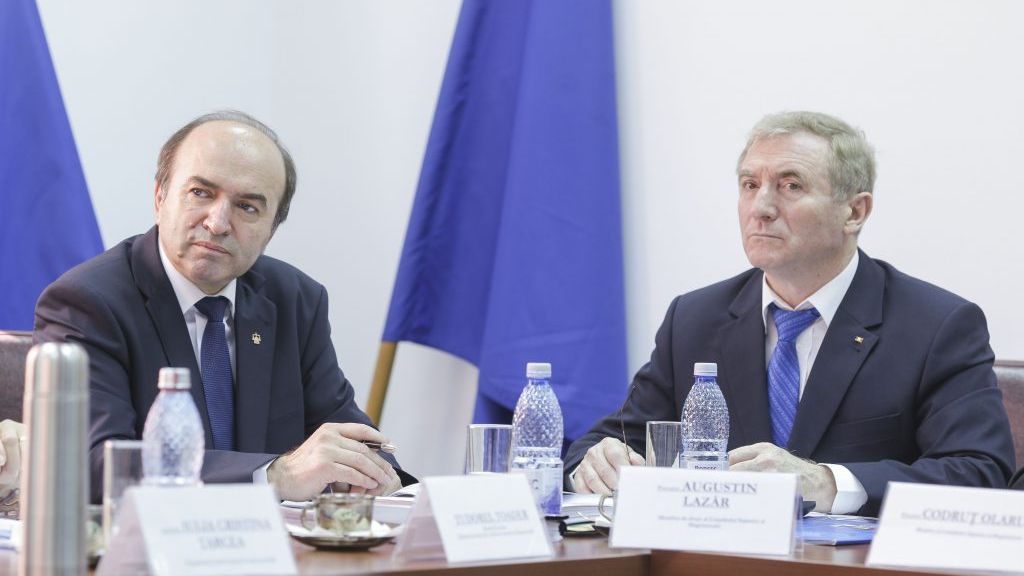 Tudorel Toader nu este în țară, Augustin Lazăr nu știe ce se întâmplă