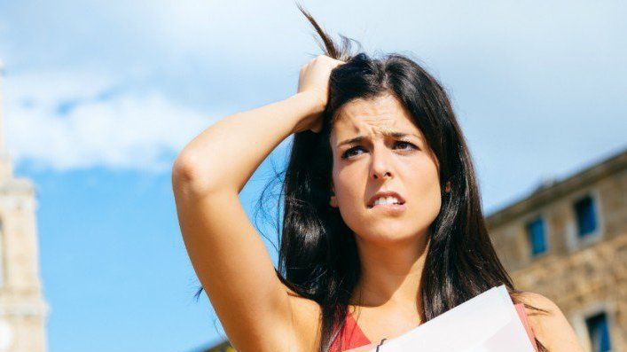 Motivul surprinzător pentru care uitucii sunt mai inteligenți