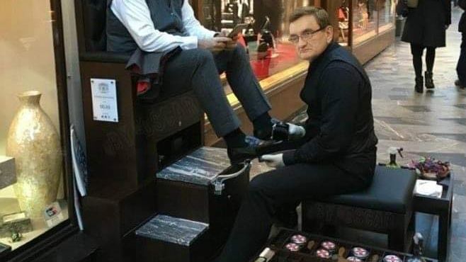 Poza incredibilă postată de Rareș Bogdan. Unde l-a găsit pe Victor Ciorbea