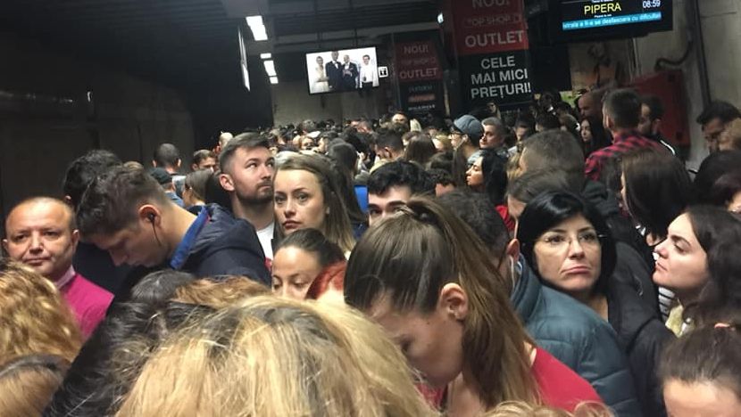 Haos la metrou, miercuri dimineață după o defecțiune. Imaginile dezastrului Metrorex