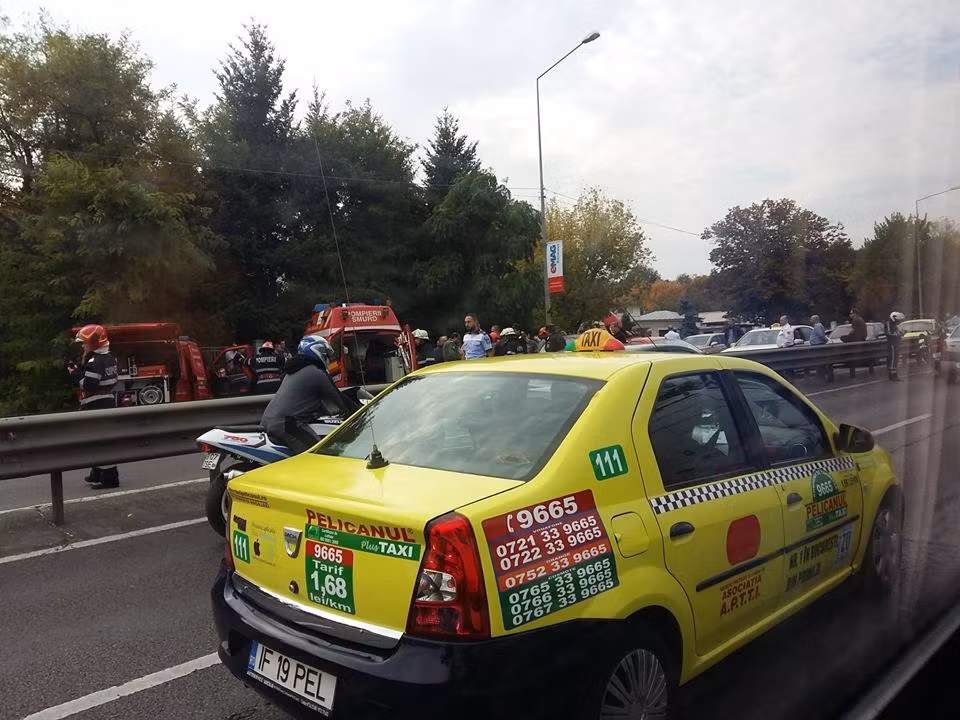 Accident grav pe DN 1, la intrarea în Bucureşti. Traficul este oprit. FOTO