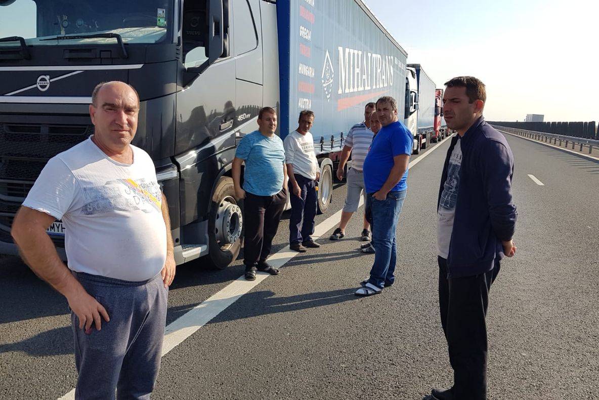 Aglomerație la frontiera cu Ungaria. Autotrenurile așteaptă la Nădlac peste patru ore