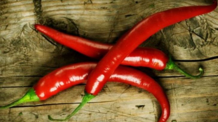 Ce se întâmplă în corpul tău dacă mănânci ardeiul iute cu tot cu semințe