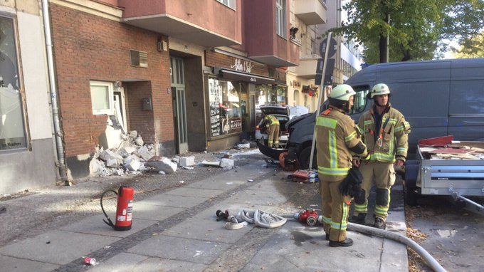 Alertă în Germania! Cel puţin cinci răniţi după ce un vehicul a lovit un grup de pietoni